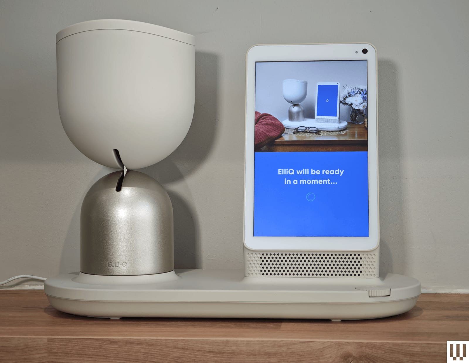 Review ElliQ: Robot AI Cerdas Pendamping Lansia Atasi Kesepian